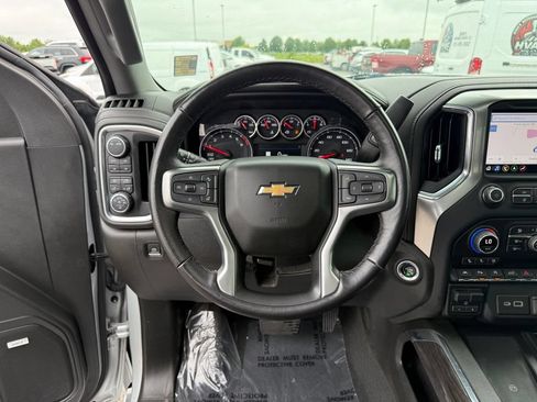 Used 2022 Chevrolet Silverado 1500 LTZ w/ LTZ Premium Package AWD/4WD image 16