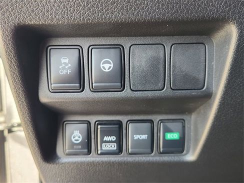 Used 2022 Nissan Rogue Sport SL w/ Premium Package image 18