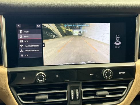 Certified 2022 Porsche Macan image 32
