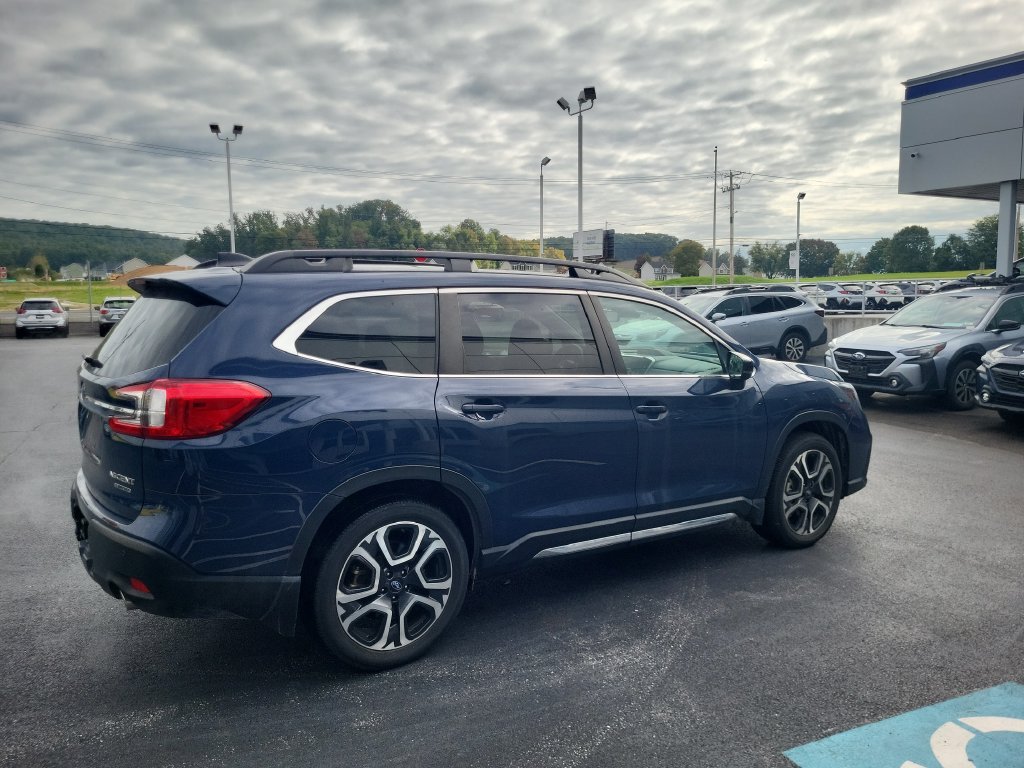 Used 2024 Subaru Ascent Limited w/ Technology Package AWD/4WD image 4