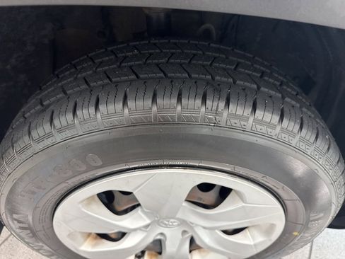 Used 2019 Toyota RAV4 LE image 23