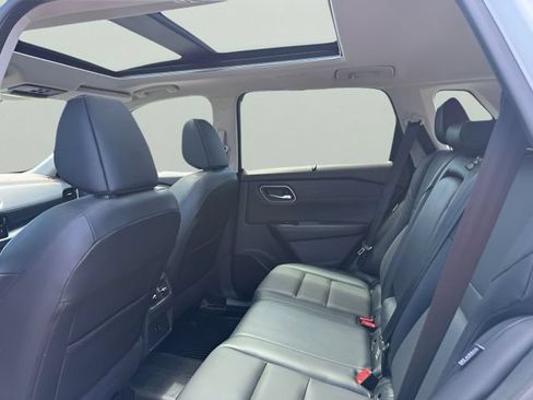 Used 2021 Nissan Rogue SV w/ Premium Package AWD/4WD image 9
