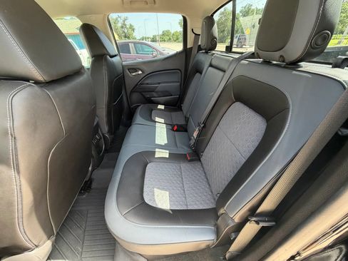 Used 2018 Chevrolet Colorado Z71 AWD/4WD image 17