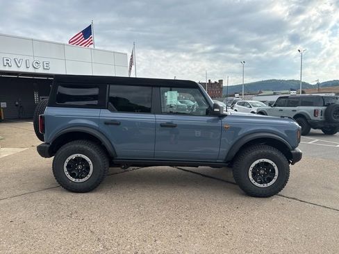 New 2025 Ford Bronco Badlands image 8