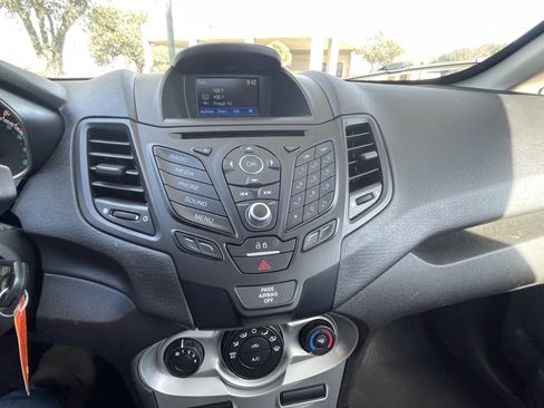 Used 2019 Ford Fiesta SE image 20