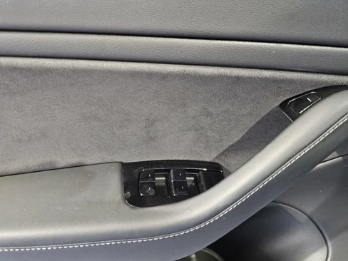 Used 2018 Tesla Model 3 Long Range RWD image 13