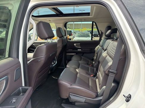 Used 2025 Ford Expedition Platinum w/ Platinum Ultimate Package image 10