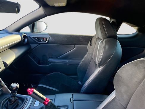 Used 2023 Toyota GR86 Premium w/ ALL Weather Mat Package (TMS) image 22