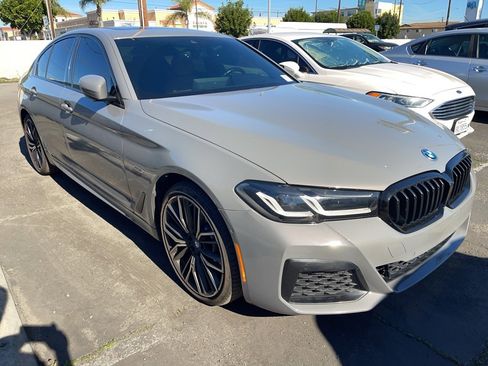 Used 2022 BMW 530e w/ Executive Package image 2