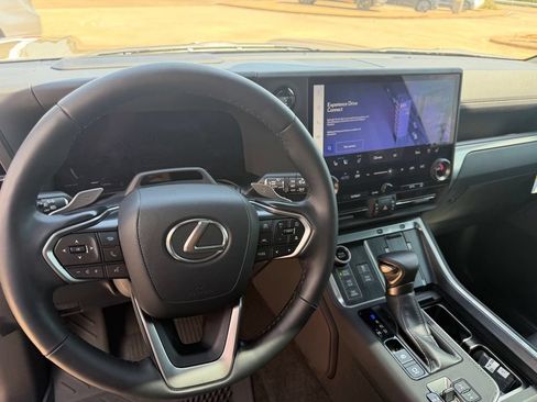 Used 2024 Lexus GX 550 AWD/4WD image 13