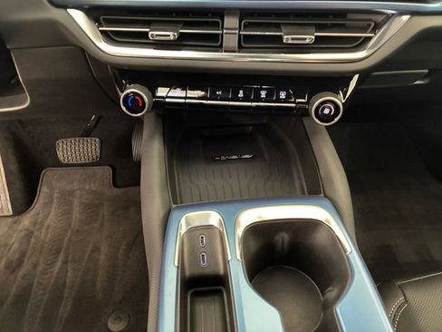 Certified 2025 Chevrolet Equinox EV LT w/ Convenience Package FWD image 21