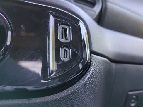 Used 2024 Chevrolet Silverado 2500 LT image 21