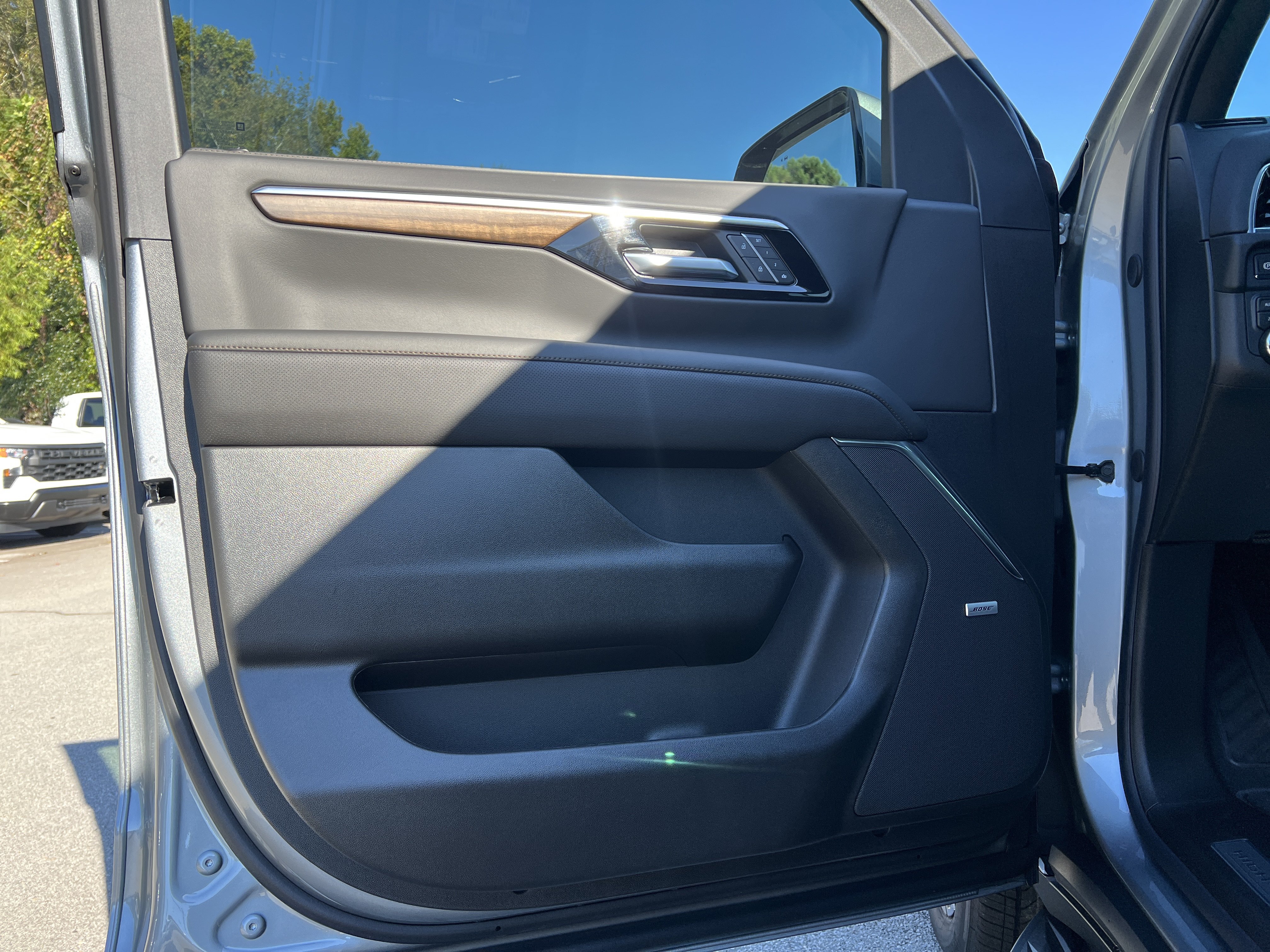 New 2026 Chevrolet Tahoe High Country w/ Sun And Tow Package AWD/4WD image 15