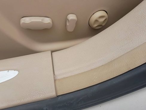 Used 2011 Buick Lucerne CXL w/ Driver Confidence Package FWD image 12