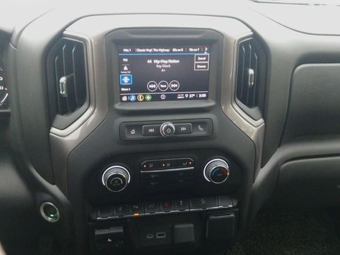 Used 2024 Chevrolet Silverado 2500 Custom w/ Custom Value Package image 21