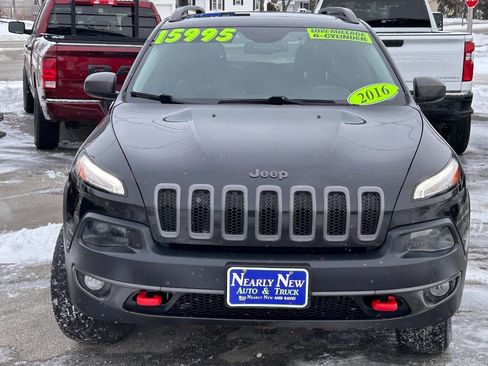 Used 2016 Jeep Cherokee Trailhawk w/ Leather Interior Group image 9