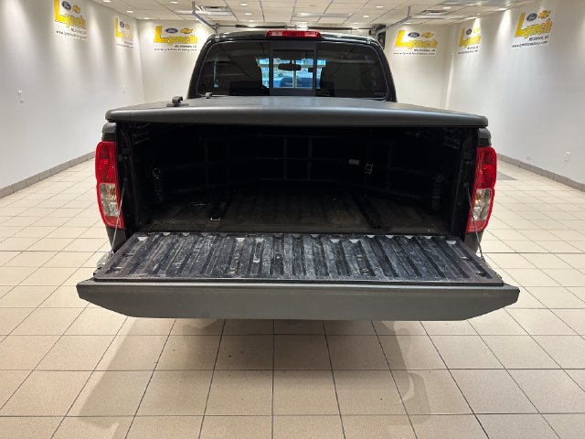 Used 2017 Nissan Frontier SV w/ SV Value Truck Package AWD/4WD image 16