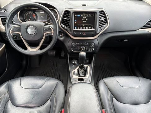 Used 2018 Jeep Cherokee Limited image 10