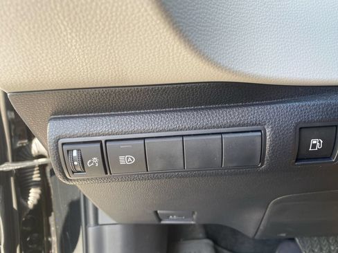 Used 2025 Toyota Corolla LE FWD image 16