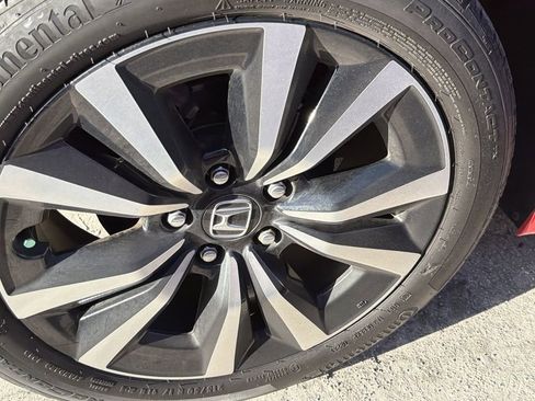 Used 2024 Honda Civic EX-L image 8