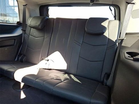 Used 2020 Cadillac Escalade Premium Luxury image 10