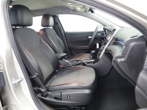 Used 2016 Chevrolet Malibu LT w/ Power Convenience Package image 9