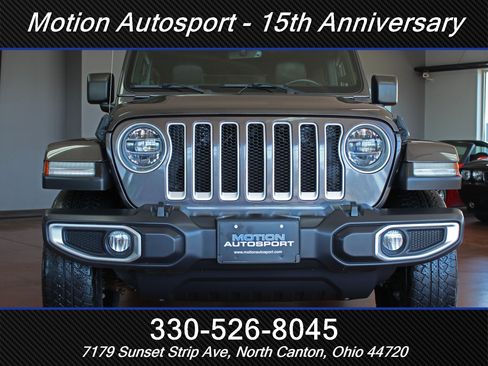 Used 2021 Jeep Wrangler Unlimited Sahara w/ Uconnect 4C Nav & Sound Group AWD/4WD image 3