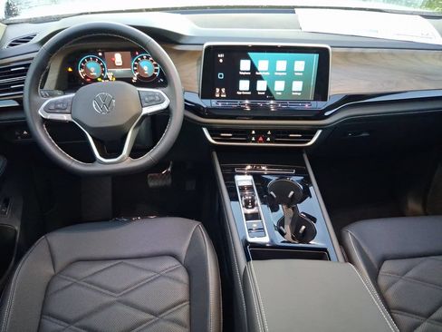 New 2026 Volkswagen Atlas SE FWD image 6