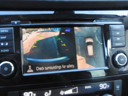 Used 2018 Nissan Rogue SL w/ Premium Package image 11