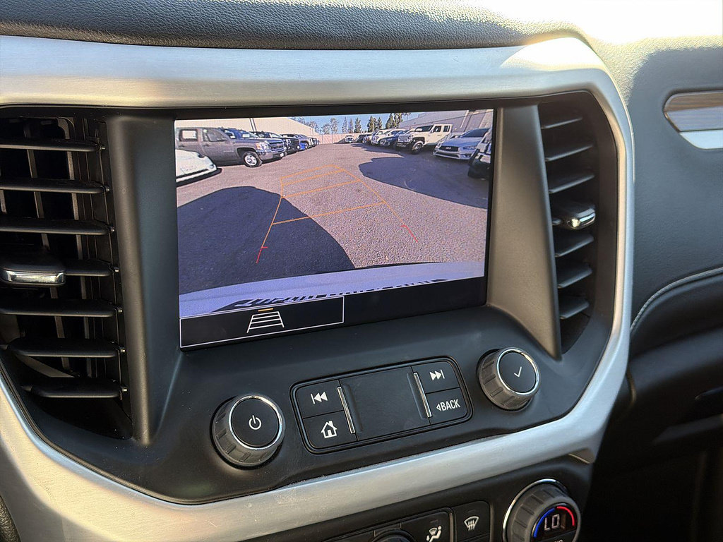 Used 2023 GMC Acadia SLE FWD image 13