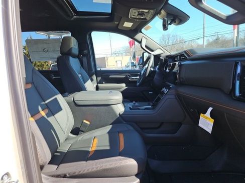 New 2026 GMC Sierra 2500 AT4 w/ AT4 Premium Plus Package image 23