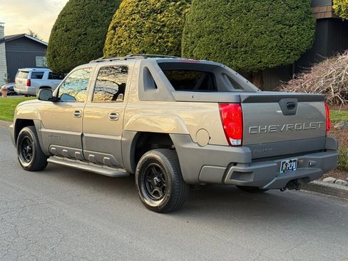 Used 2002 Chevrolet Avalanche 1500 4dr 1500 w/ Off-Road Suspension Pkg image 3