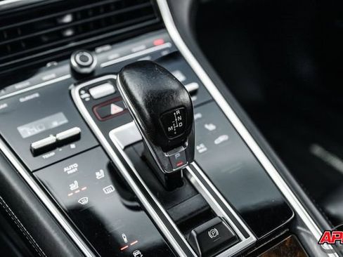 Used 2018 Porsche Panamera 4S image 14