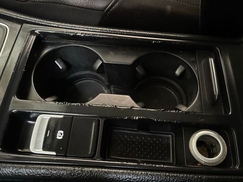 Used 2017 Volkswagen e-Golf SEL Premium image 42