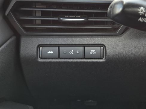 Used 2024 Nissan Altima 2.5 SV FWD image 25