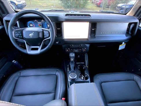 New 2025 Ford Bronco Badlands image 5