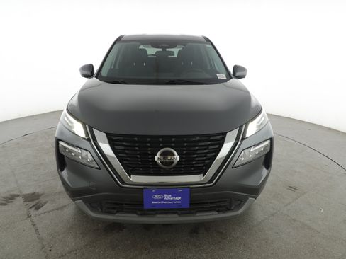 Used 2021 Nissan Rogue SV image 2