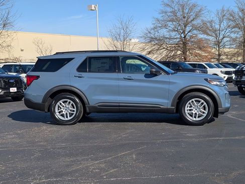 New 2026 Ford Explorer Active w/ Active Comfort Package image 3