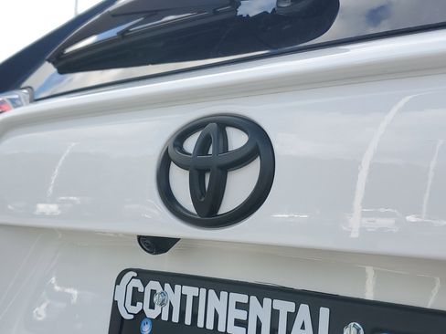 Used 2025 Toyota RAV4 XLE image 7