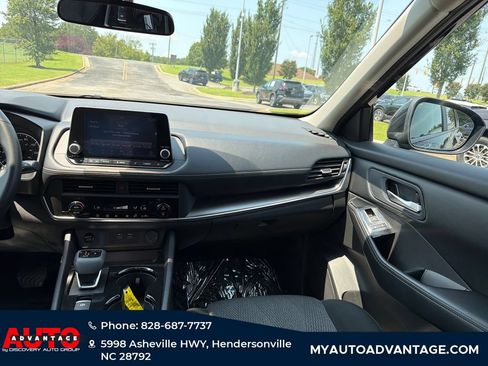 Used 2025 Nissan Rogue SV AWD/4WD image 29
