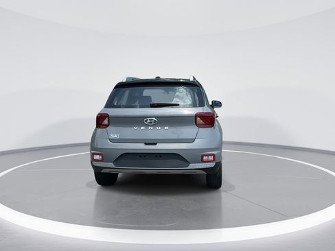 Certified 2022 Hyundai Venue Limited image 6