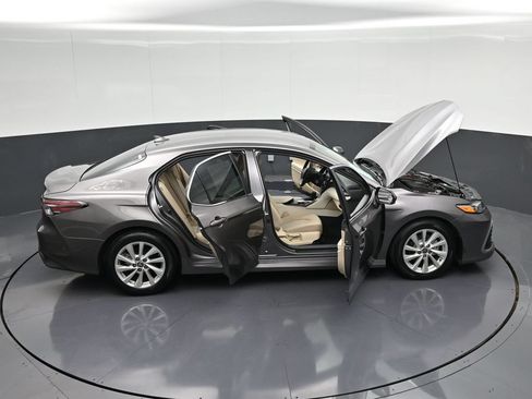 Used 2023 Toyota Camry LE FWD image 40