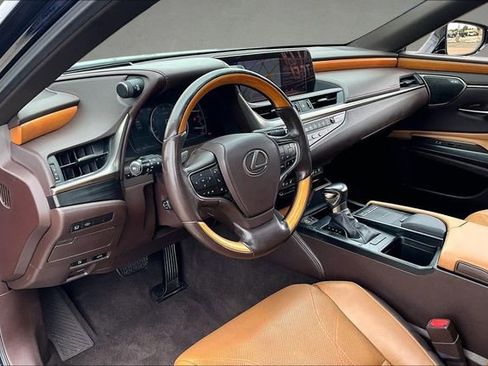 Used 2019 Lexus ES 350 Ultra Luxury w/ Accessory Package FWD image 12