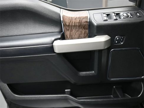 Used 2019 Ford F250 Lariat image 13