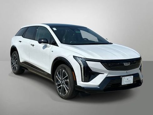 New 2027 Cadillac Optiq Sport w/ LPO, Floor Liner Package AWD/4WD image 13