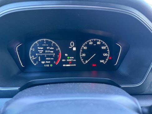 Used 2025 Honda Pilot TrailSport image 11