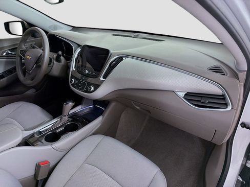 Used 2018 Chevrolet Malibu LT FWD image 26