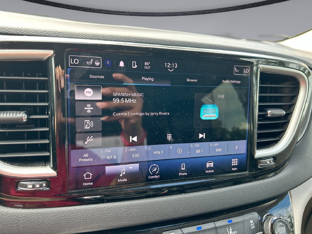 Used 2024 Chrysler Pacifica Touring-L FWD image 23