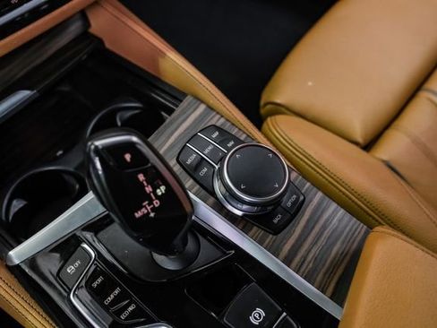 Used 2018 BMW 540i image 28