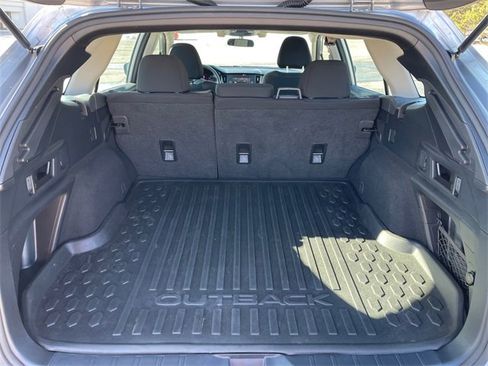Used 2020 Subaru Outback 2.5i Premium image 19